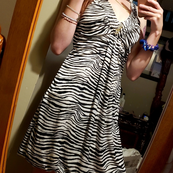 Very Cute & Sexy Taboo Zebra Print Dress - Picture 4 of 8